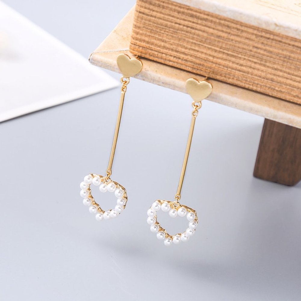Chic Gold Pearl Heart Drop Earrings - Picture 4 of 4